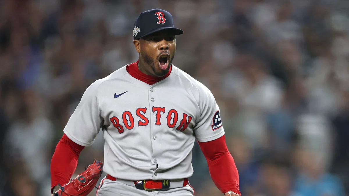 Chapman a un salvamento del décimo lugar histórico