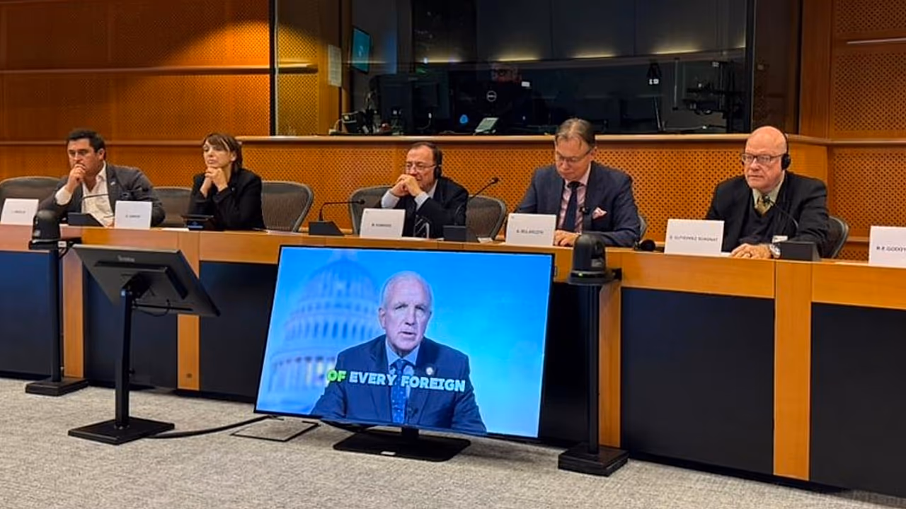 Parlamento Europeo condena el uso de mercenarios cubanos en Ucrania