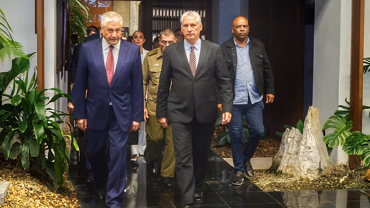 La Habana intensifica contactos con Rusia y China, preocupando a Washington