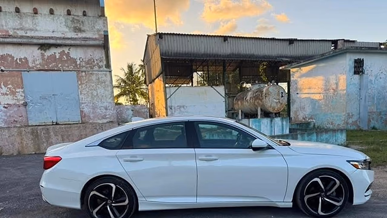 Revocan licencias de exportación de vehículos a Cuba