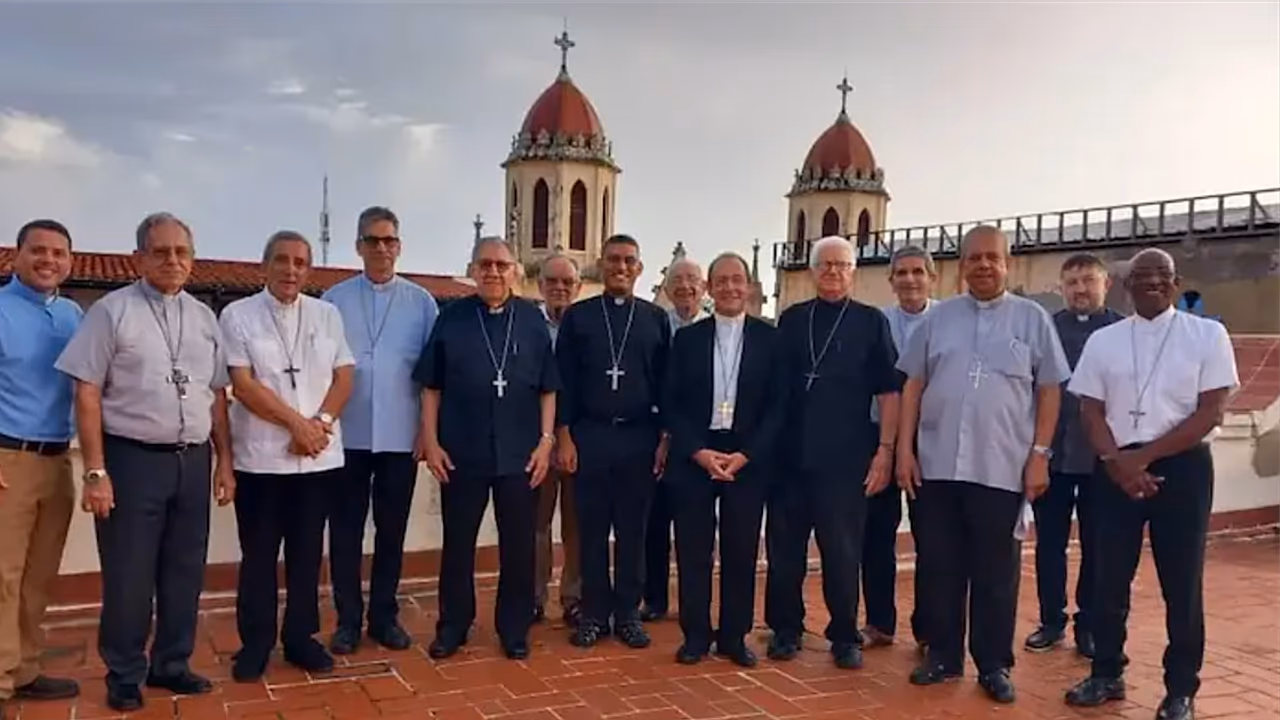 Obispos cubanos posponen visita al Vaticano por crisis