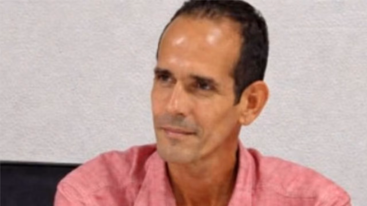 Condenan a 10 años a profesor por carteles contra Díaz-Canel