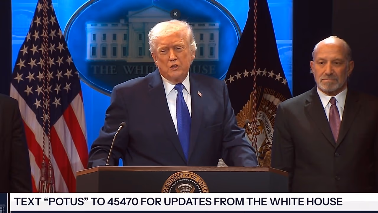 Trump busca reinstaurar aranceles tras fallo de la Corte Suprema