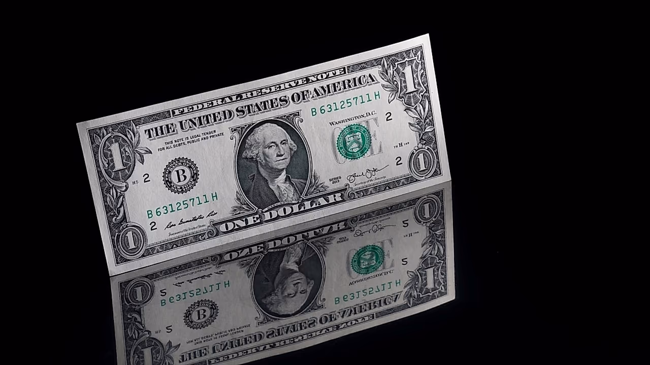 La firma de Trump en futuros billetes estadounidenses