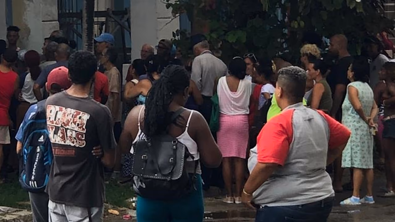 Cubanos exigen derechos básicos en protestas en La Habana