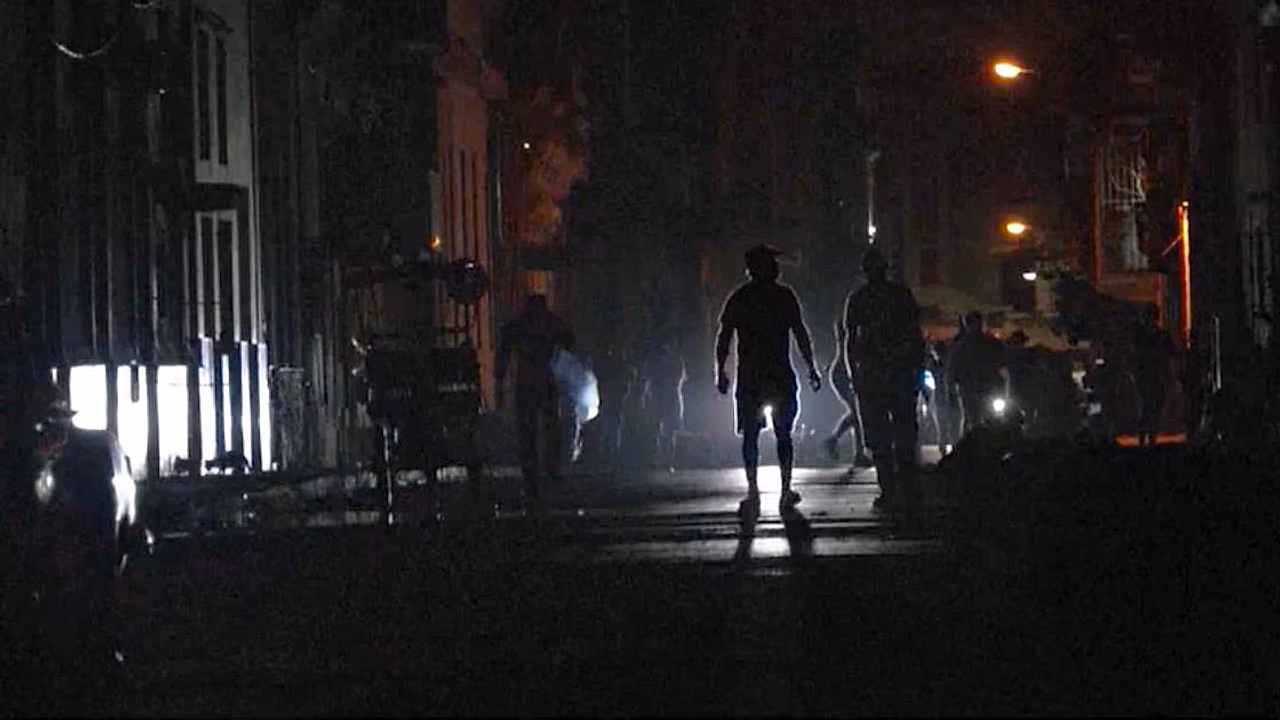 Petróleo ruso ilumina Cuba: la dependencia energética que
