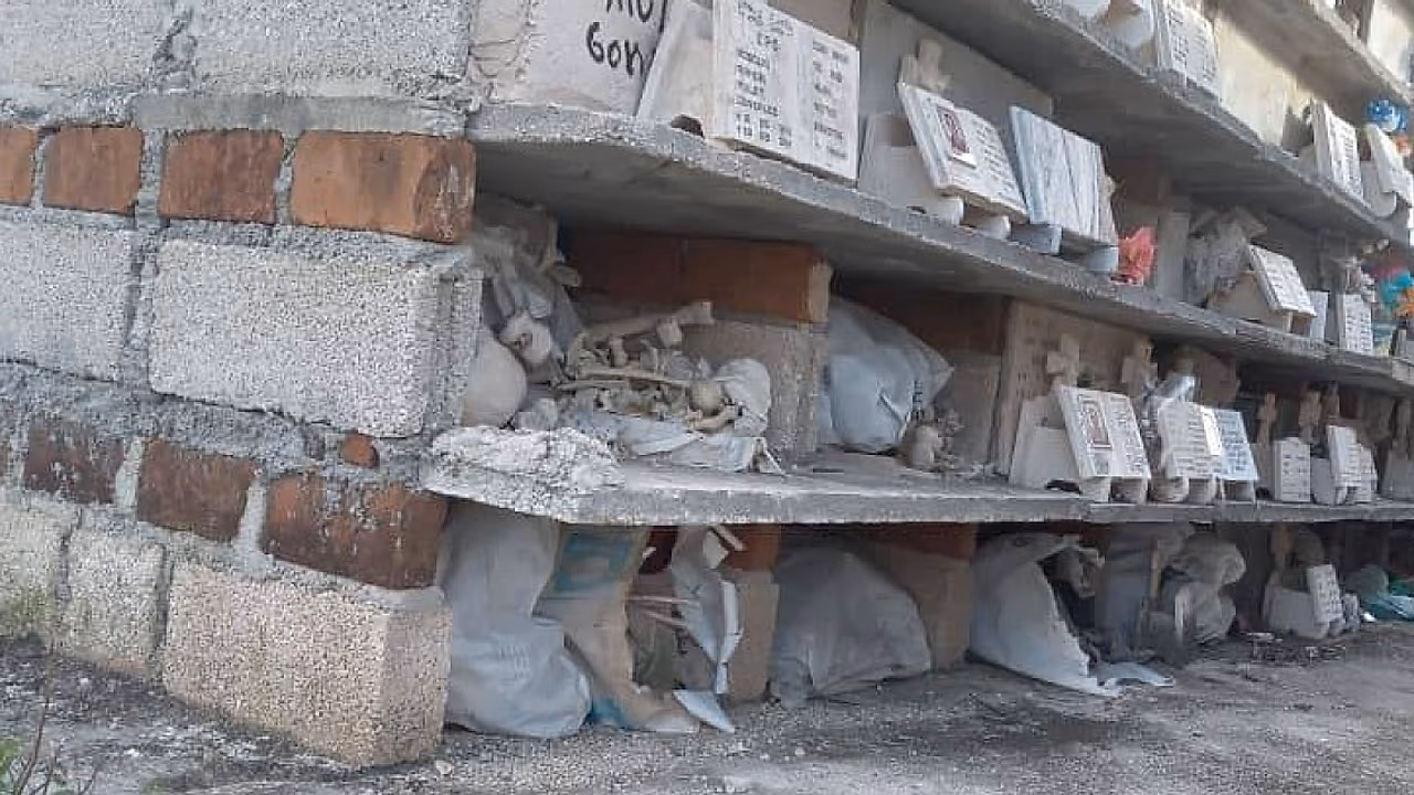 Cajas de cartón en lugar de ataúdes: la última humillación cubana