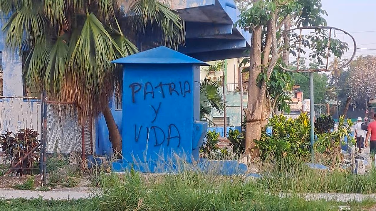 Consignas de resistencia tiñen las calles de La Habana