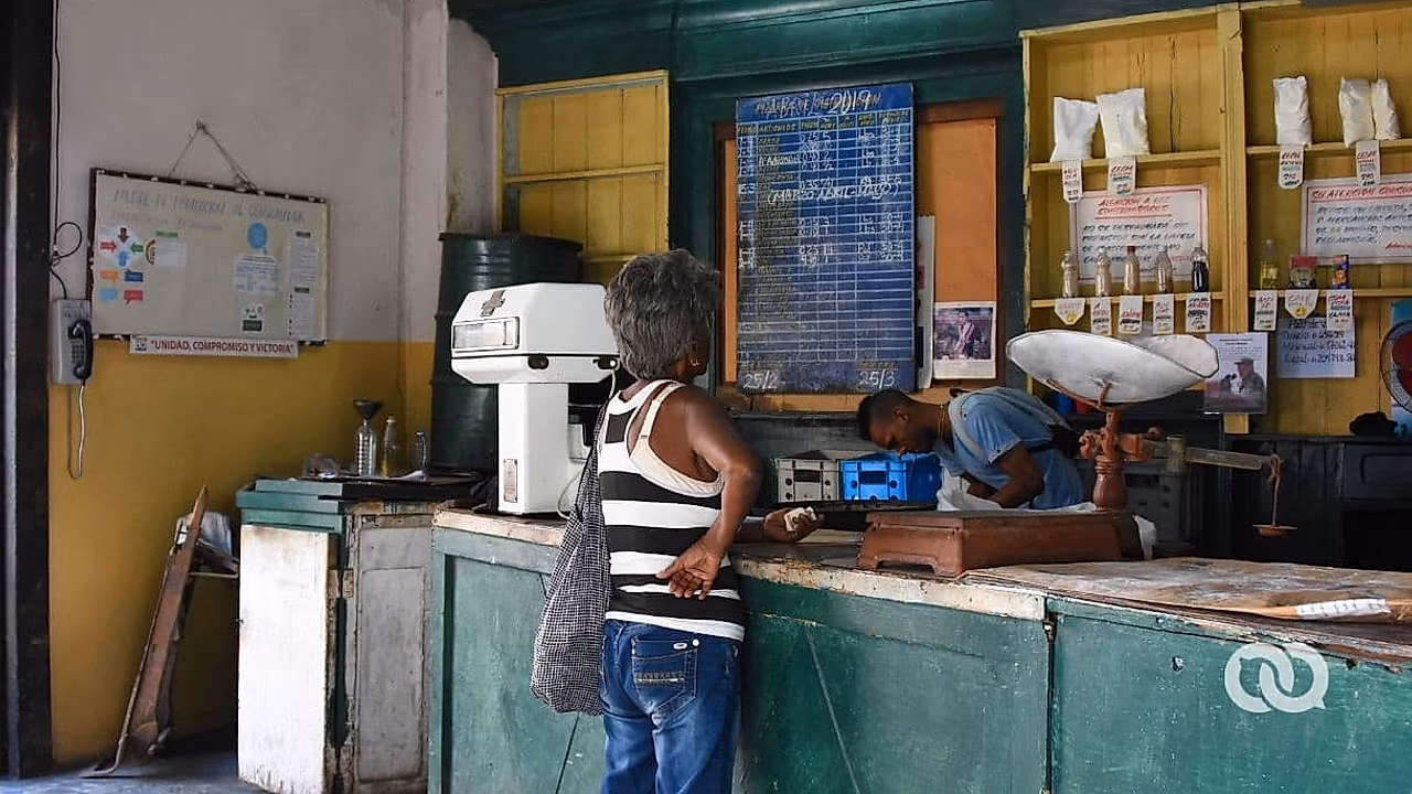 Cuba restringe libreta de racionamiento mientras canasta cuesta 14 salarios