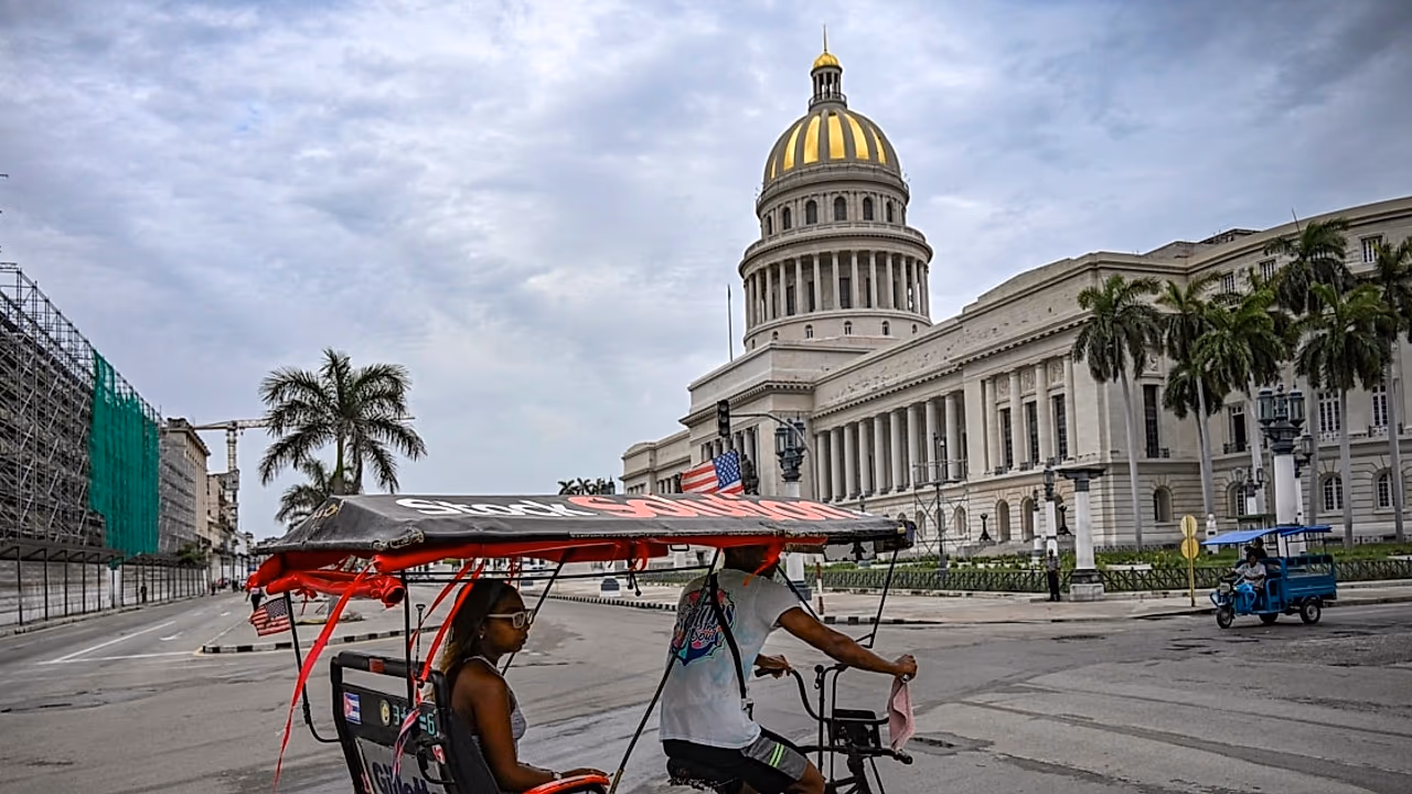 Washington aprieta la red financiera del régimen cubano