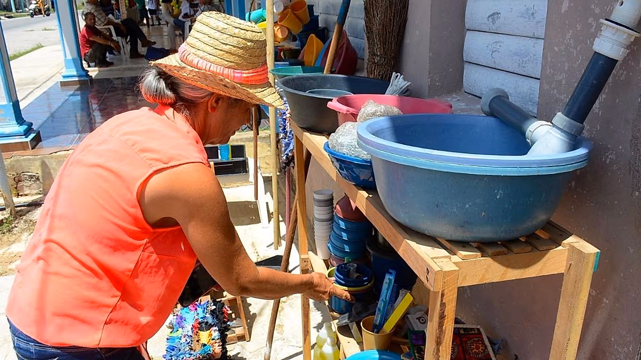 Emprendedores cubanos buscan apoyo para sobrevivir
