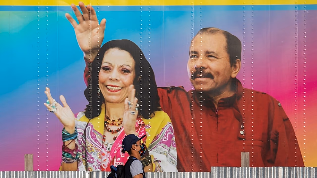 Ortega libera 2.000 presos y refuerza su control