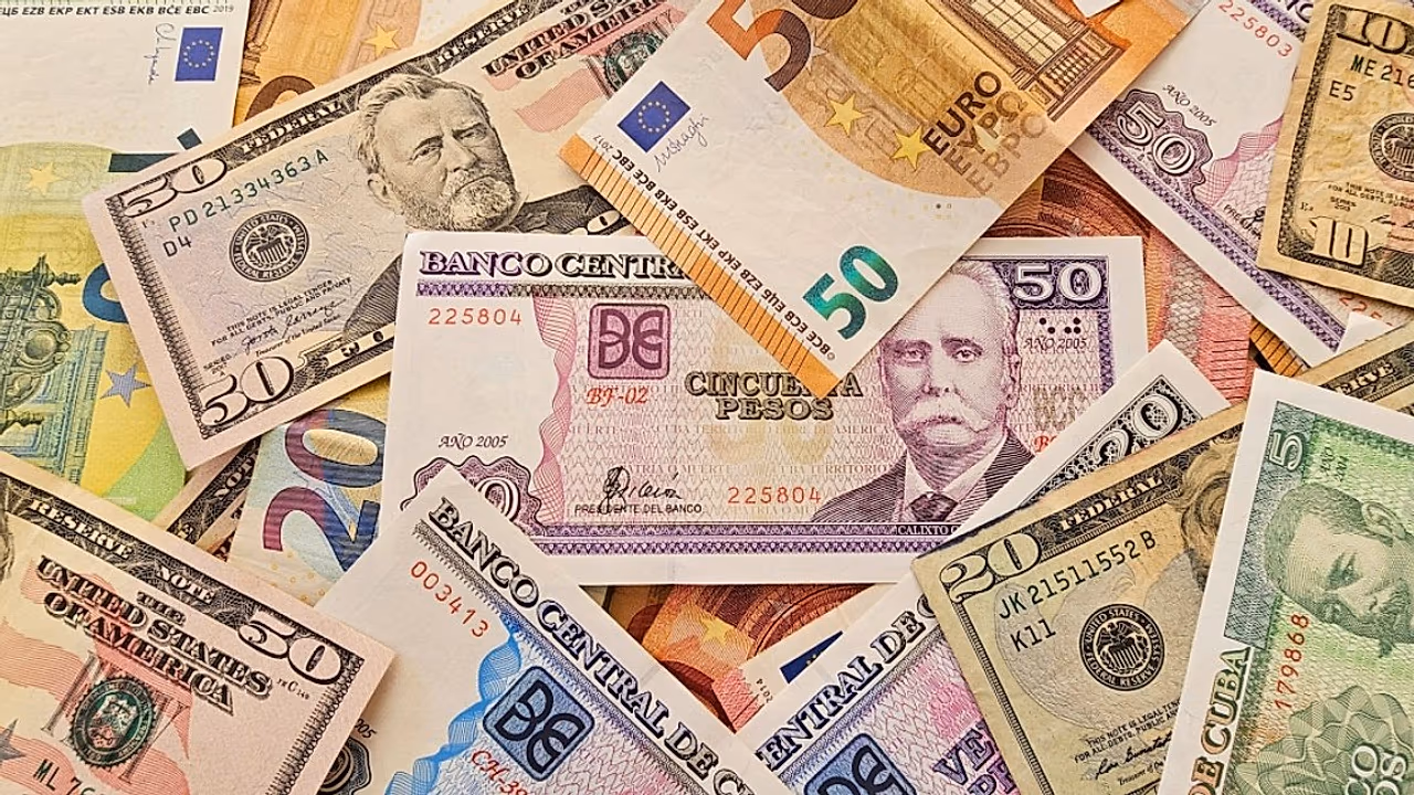 El dólar sigue inmóvil en el mercado informal cubano