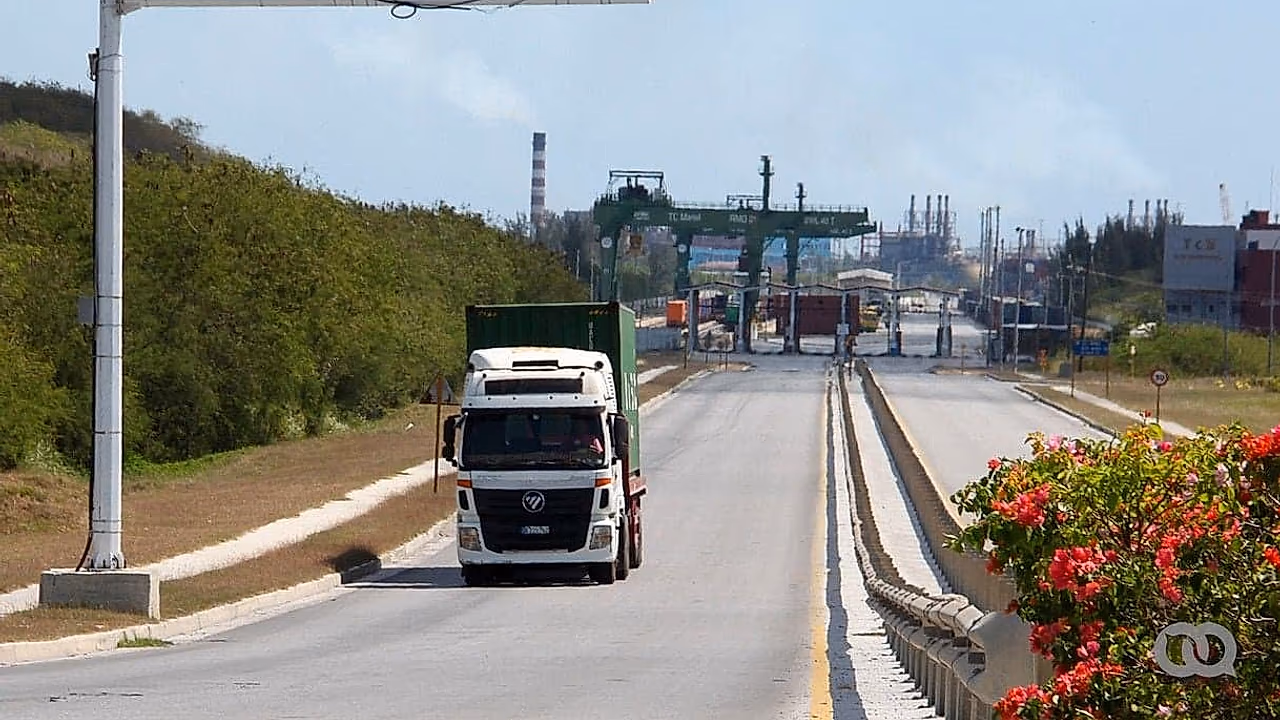 Cinco economistas desafían el modelo cubano