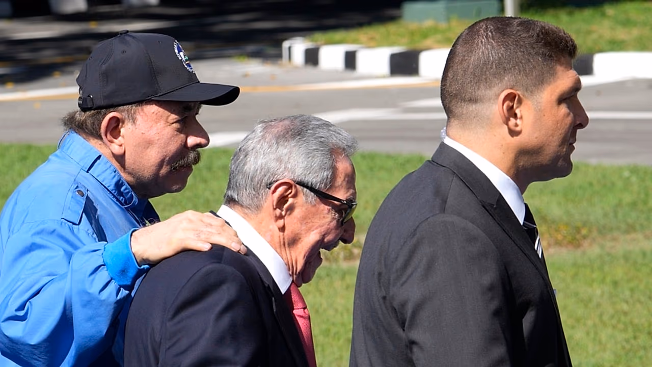 Ortega blinda el poder y copia el modelo cerrado