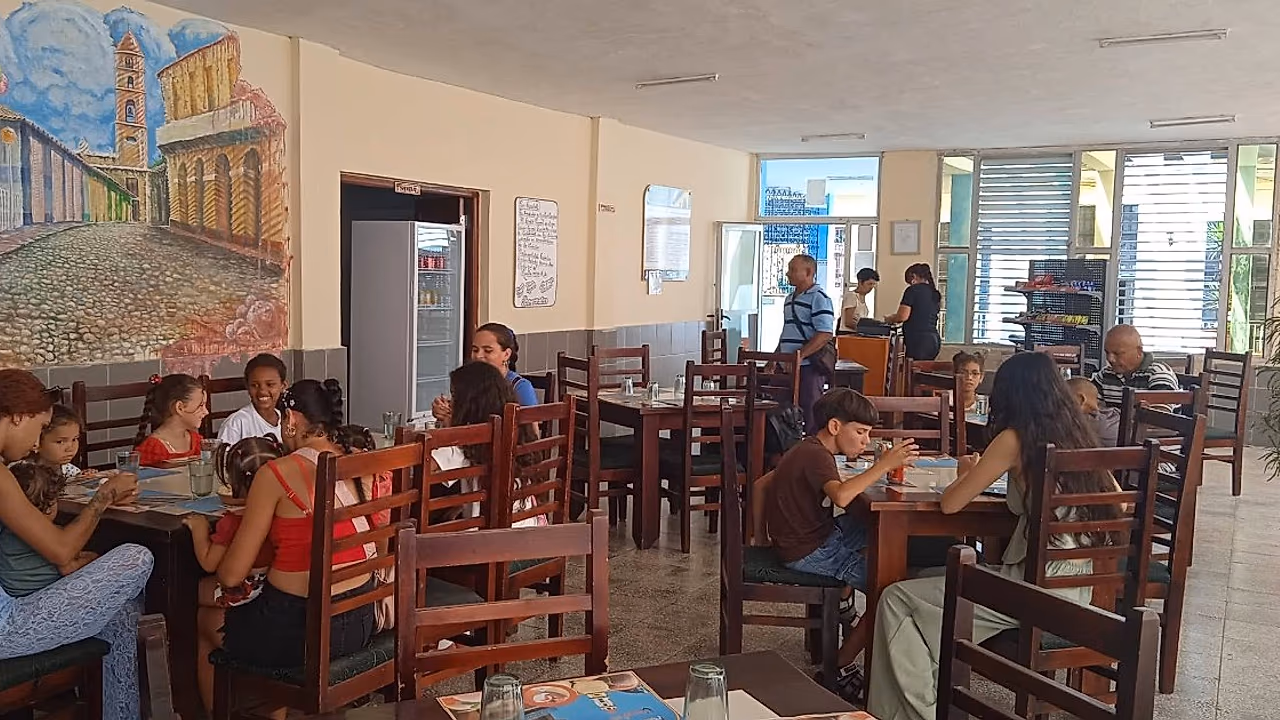 Inversión privada revive un Coppelia en Trinidad