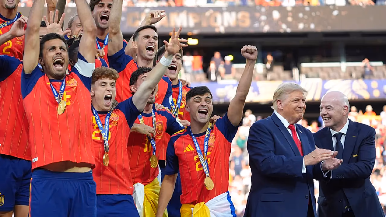 Trump se quedó en la foto de España campeona